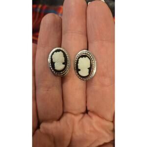 VAN DELL SIGNED STERLING AND SHELL VINTAGE CAMEO SCREW BACKS